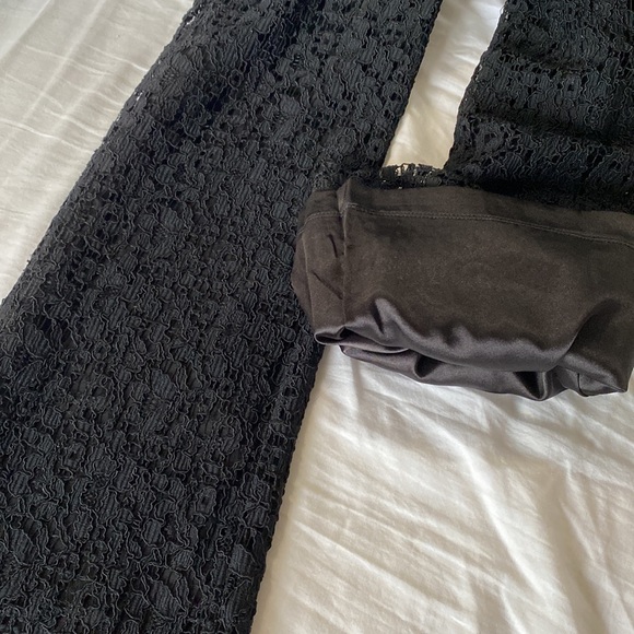 Beautiful dress pants color black edges perfect for night or day - Picture 3 of 4